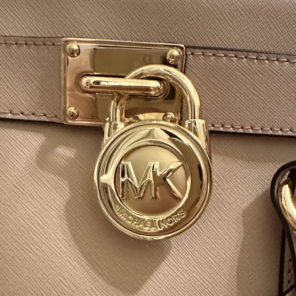 Michael Kors Hamilton Large Pink Saffiano Leather Tote Bag Gold Hardware - Picture 2 of 10